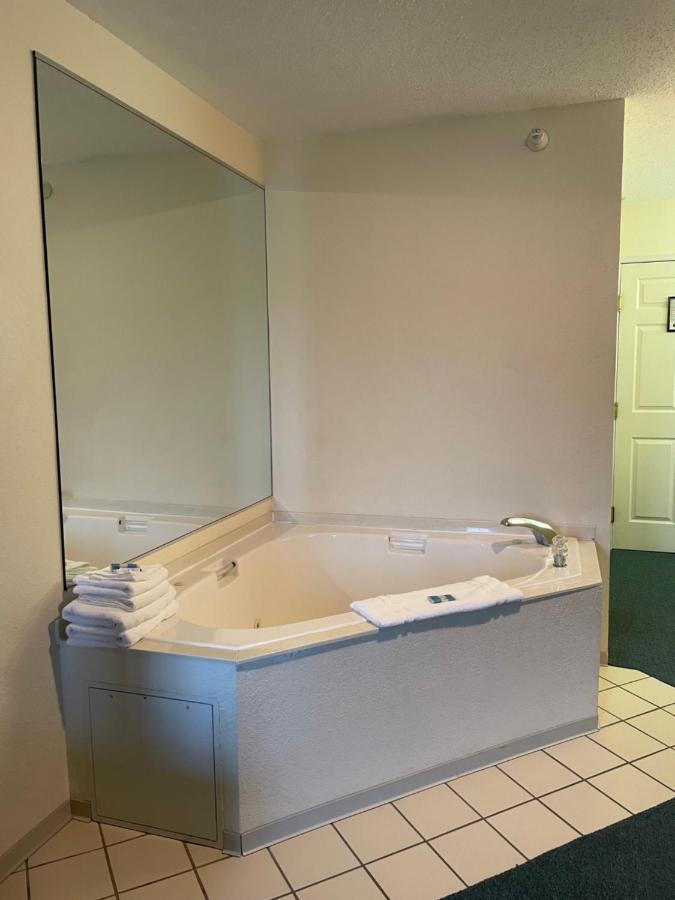 Voyager Inn Saint Ignace Luaran gambar